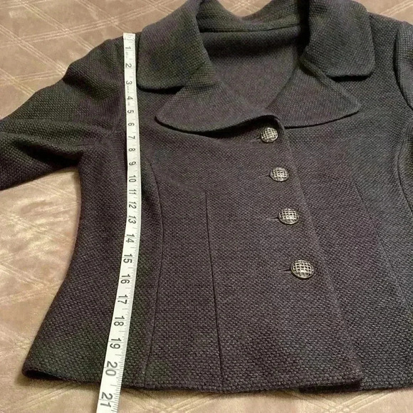 Woman’s Gray 2 Piece Sheath Style Dress Suit Unbranded in Size 10-12. - Picture 13 of 16